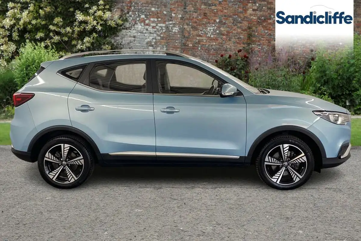 2021-mg-zs-suv-e-exclusive-ev-big-2