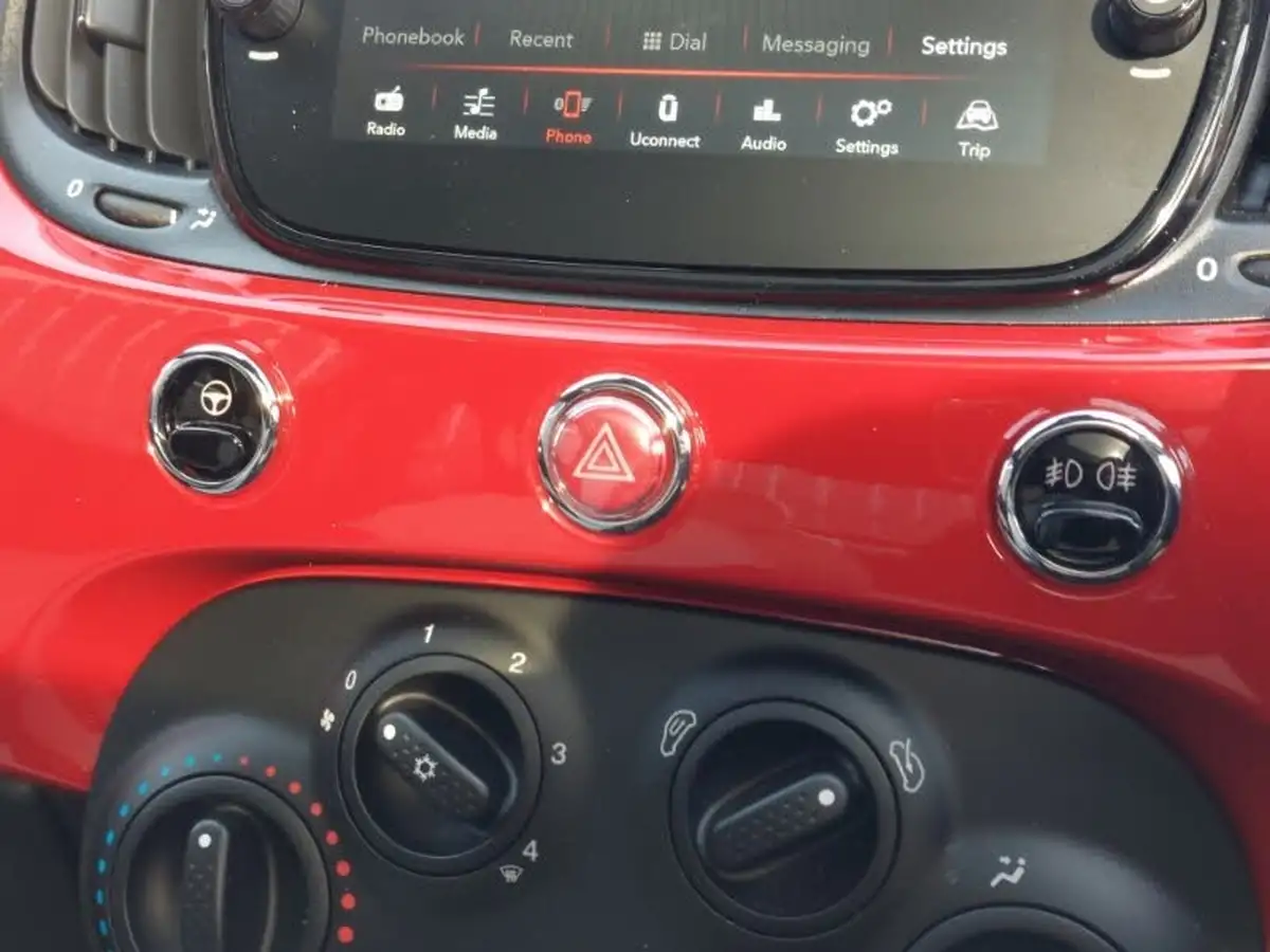 2022-fiat-500-10-dolcevita-big-16