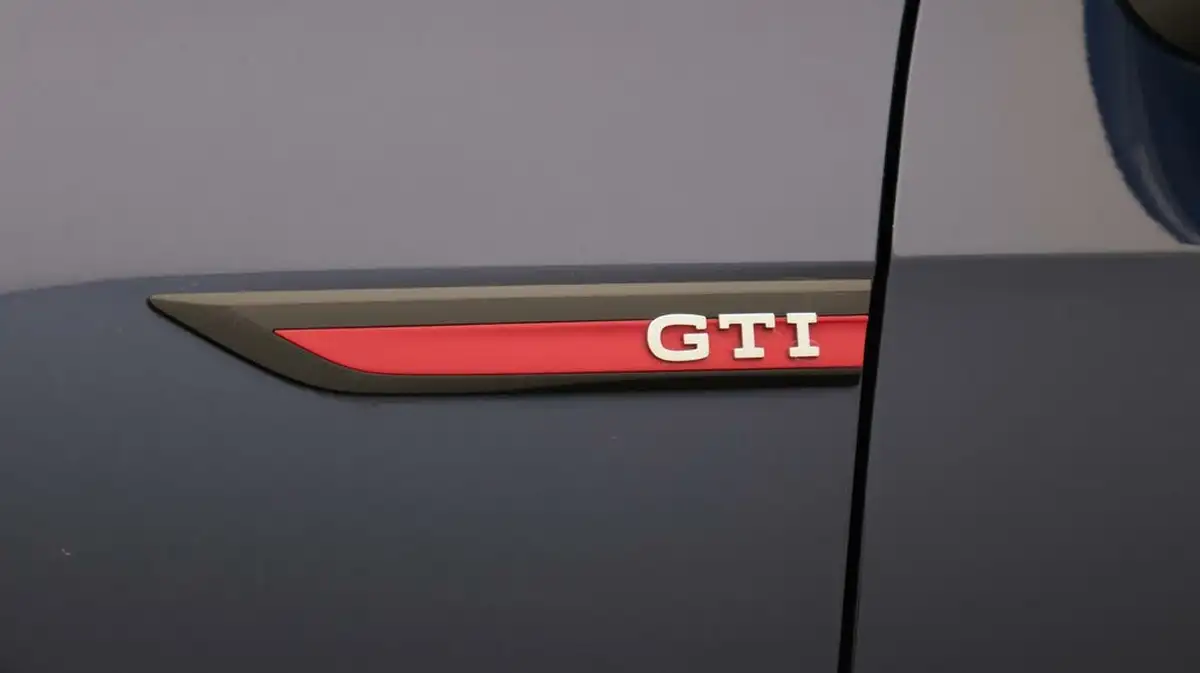 2022-volkswagen-golf-20-tsi-gti-dsg-big-20