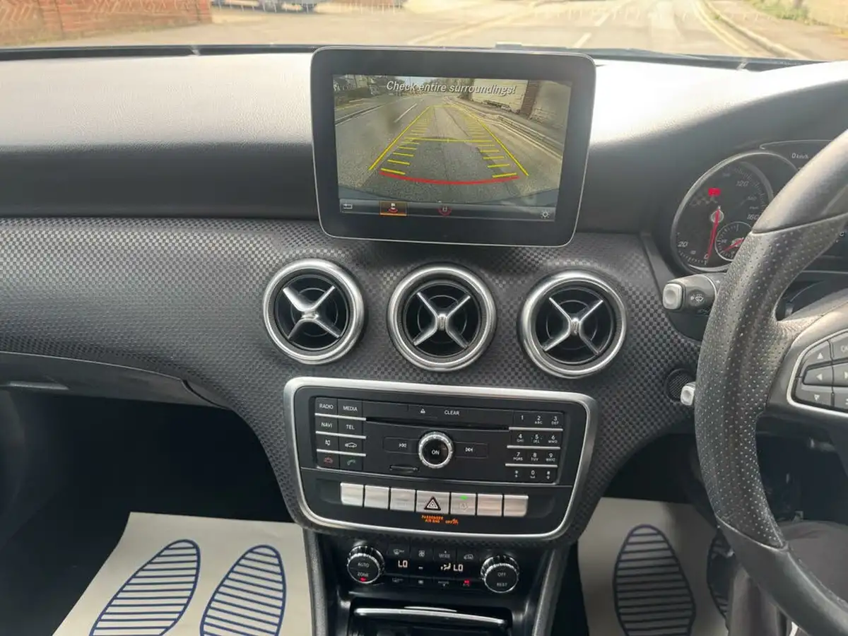 2017-mercedes-benz-a-class-16-a180-sport-ss-7g-dct-big-44