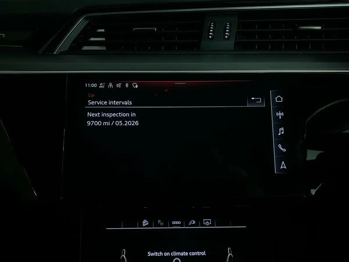 2022-audi-e-tron-55e-technik-station-wagon-big-28