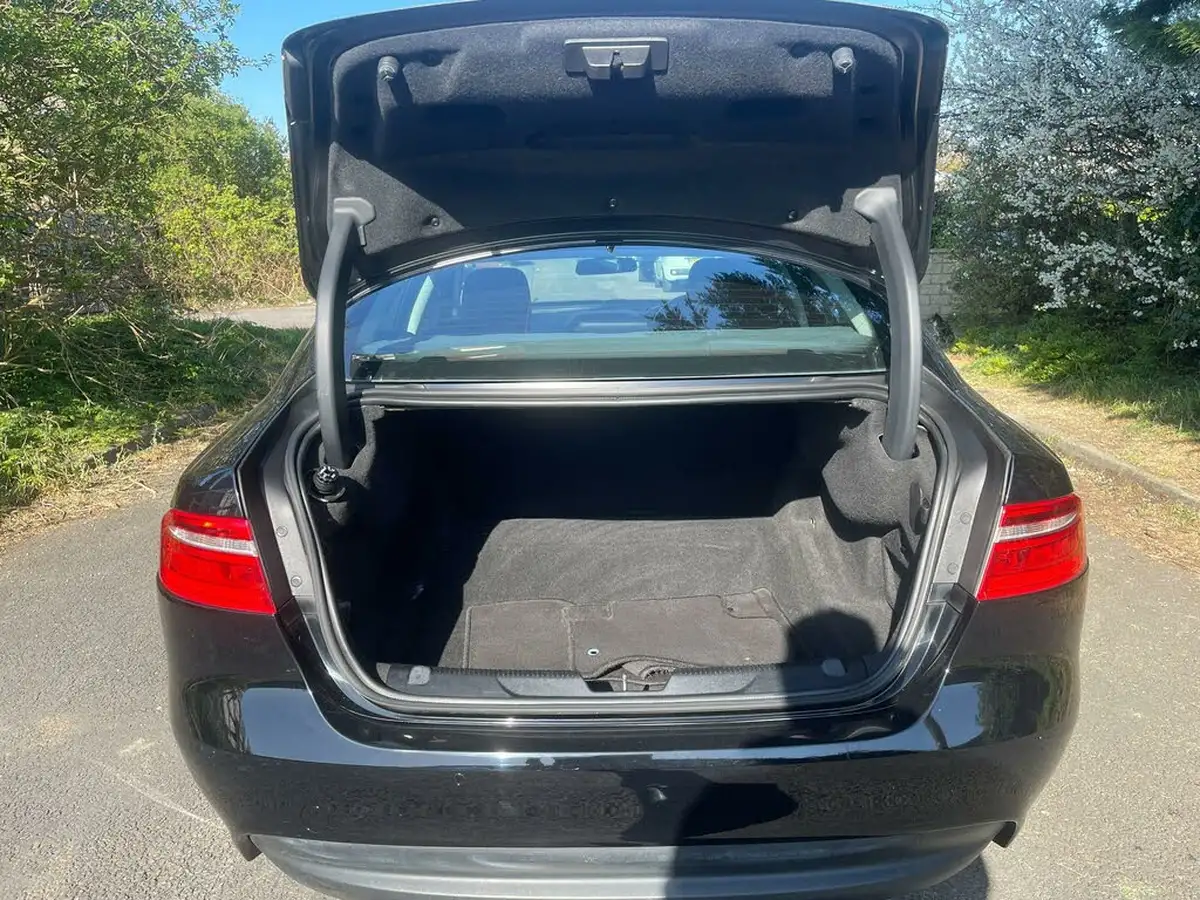 2015-jaguar-xe-20td-prestige-163ps-big-34