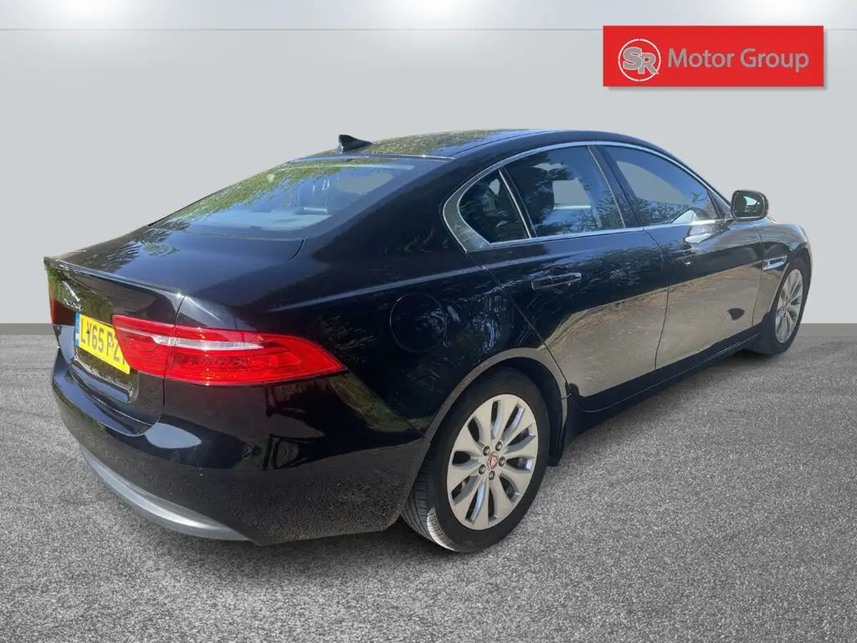 2015-jaguar-xe-20td-prestige-163ps-big-10