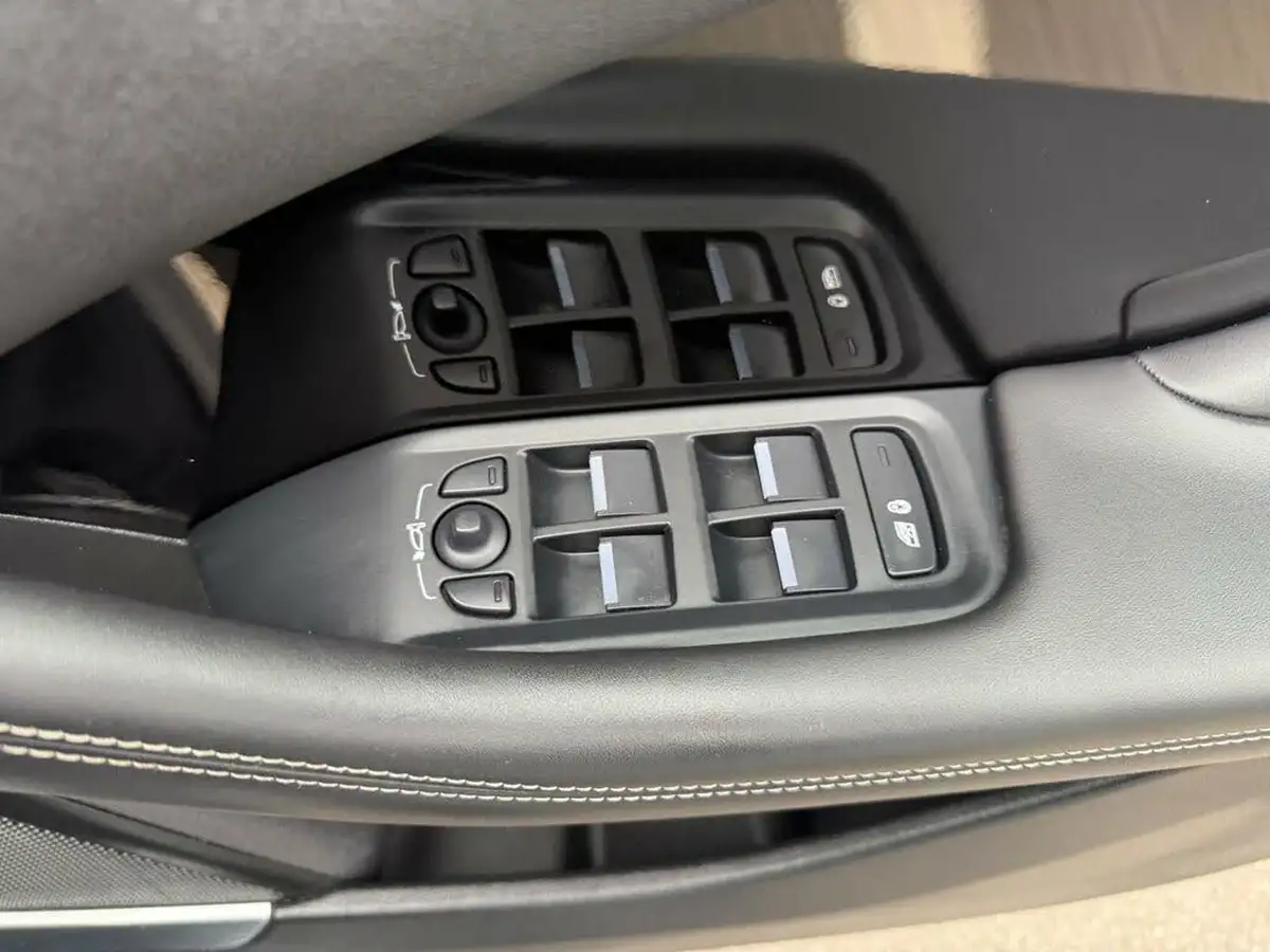 2019-jaguar-i-pace-ev400-hse-big-38