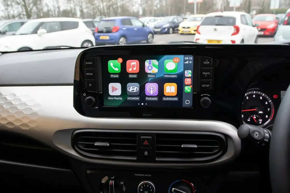 2020-hyundai-i10-10-premium-big-26