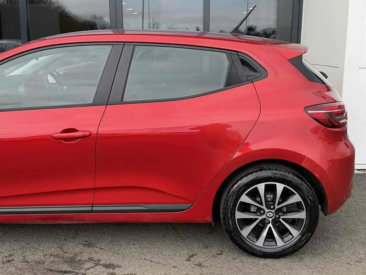 2022-renault-clio-10-tce-iconic-edition-big-7