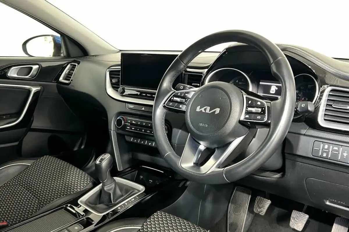 2023-kia-xceed-15-t-gdi-3-158bhp-big-6