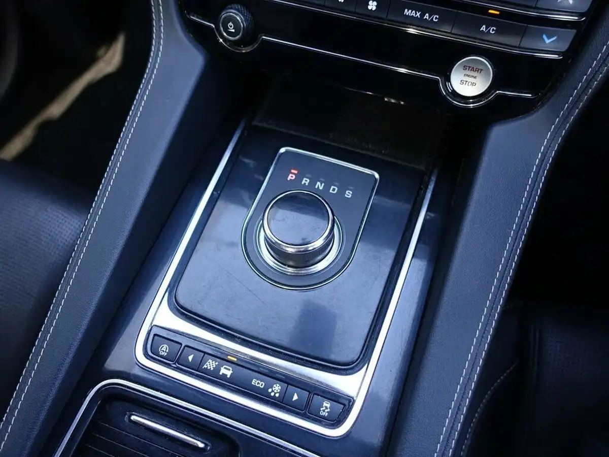 2019-jaguar-f-pace-30td-s-v6-awd-ss-big-26
