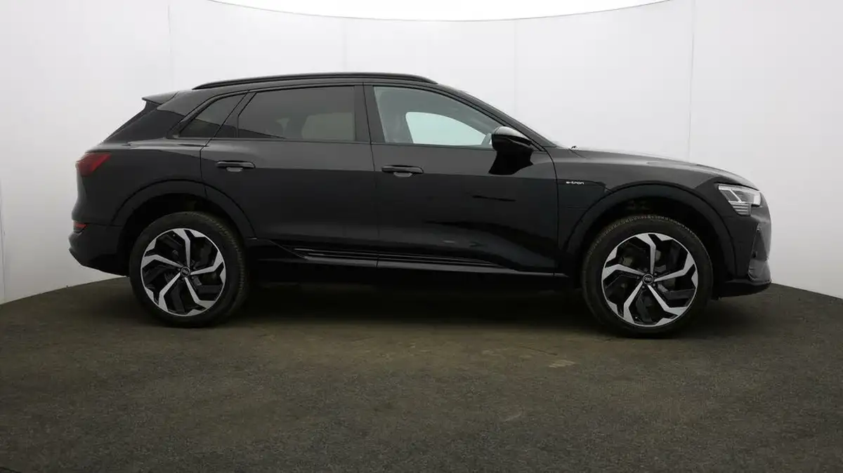 2021-audi-e-tron-50e-black-edition-station-wagon-big-35