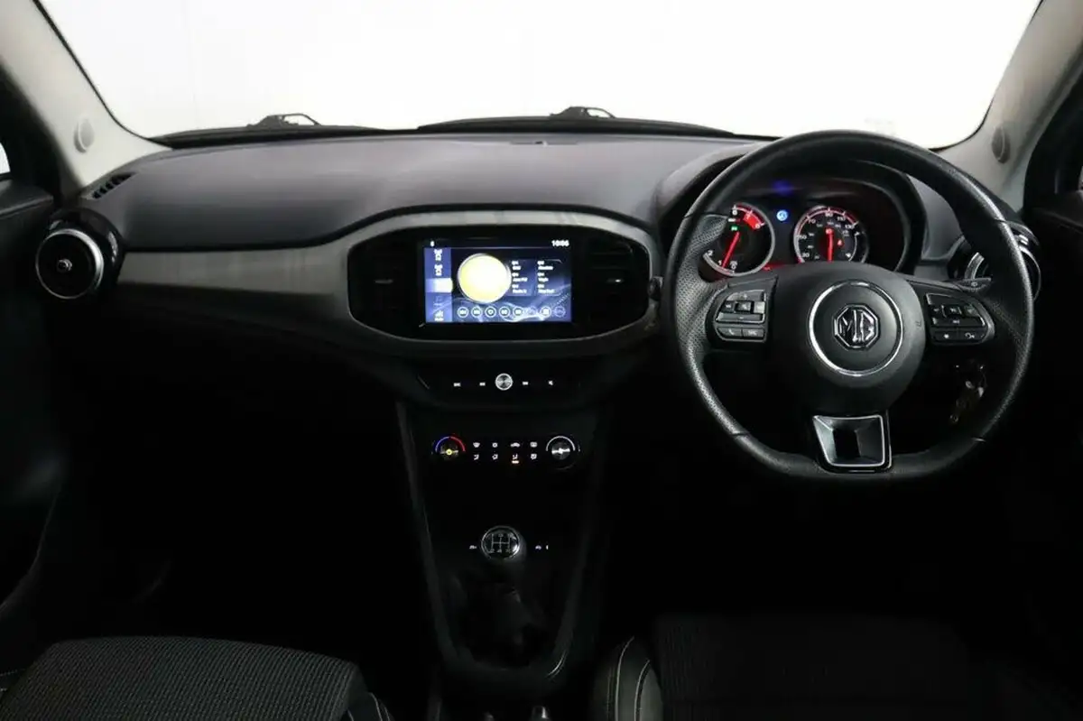 2023-mg-mg3-15-vti-tech-exclusive-nav-big-2