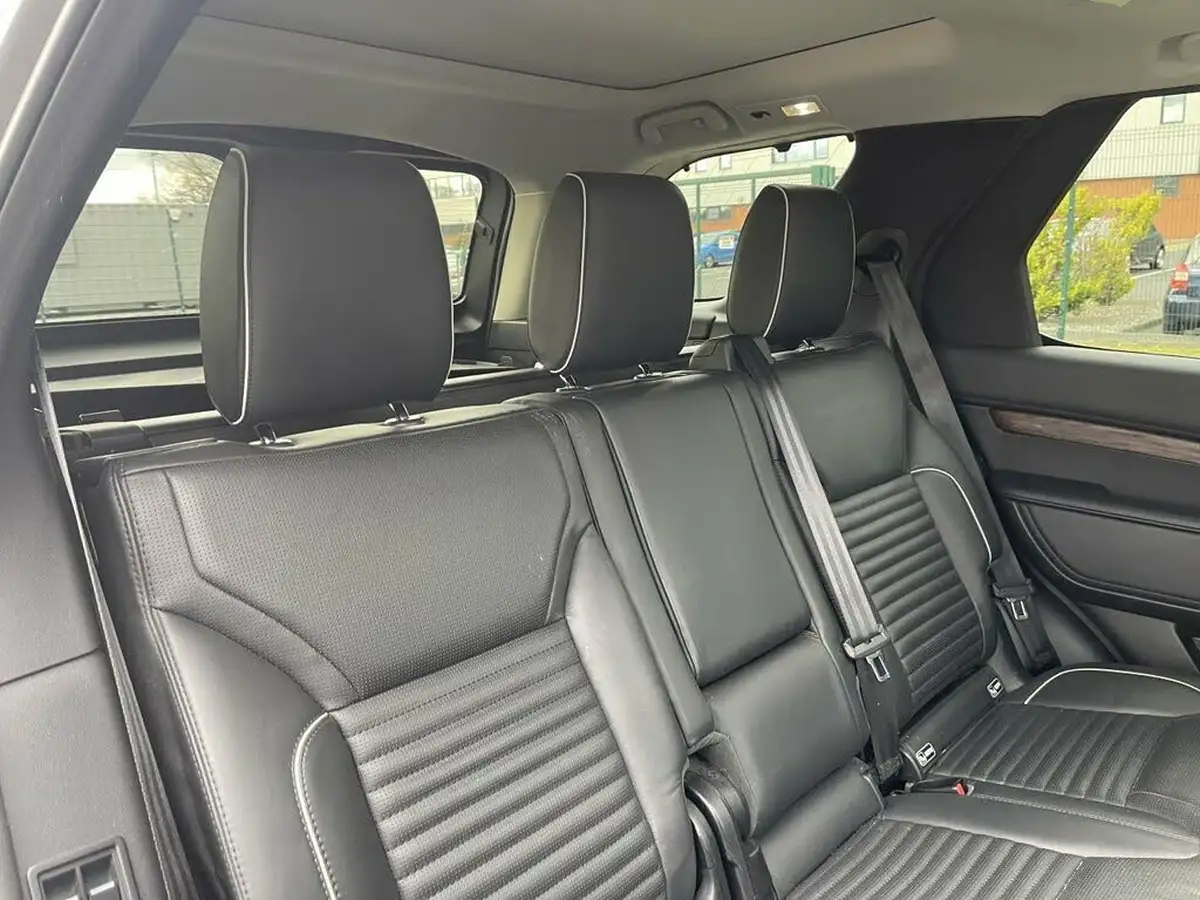 2019-land-rover-discovery-30-sd-v6-hse-luxury-big-12