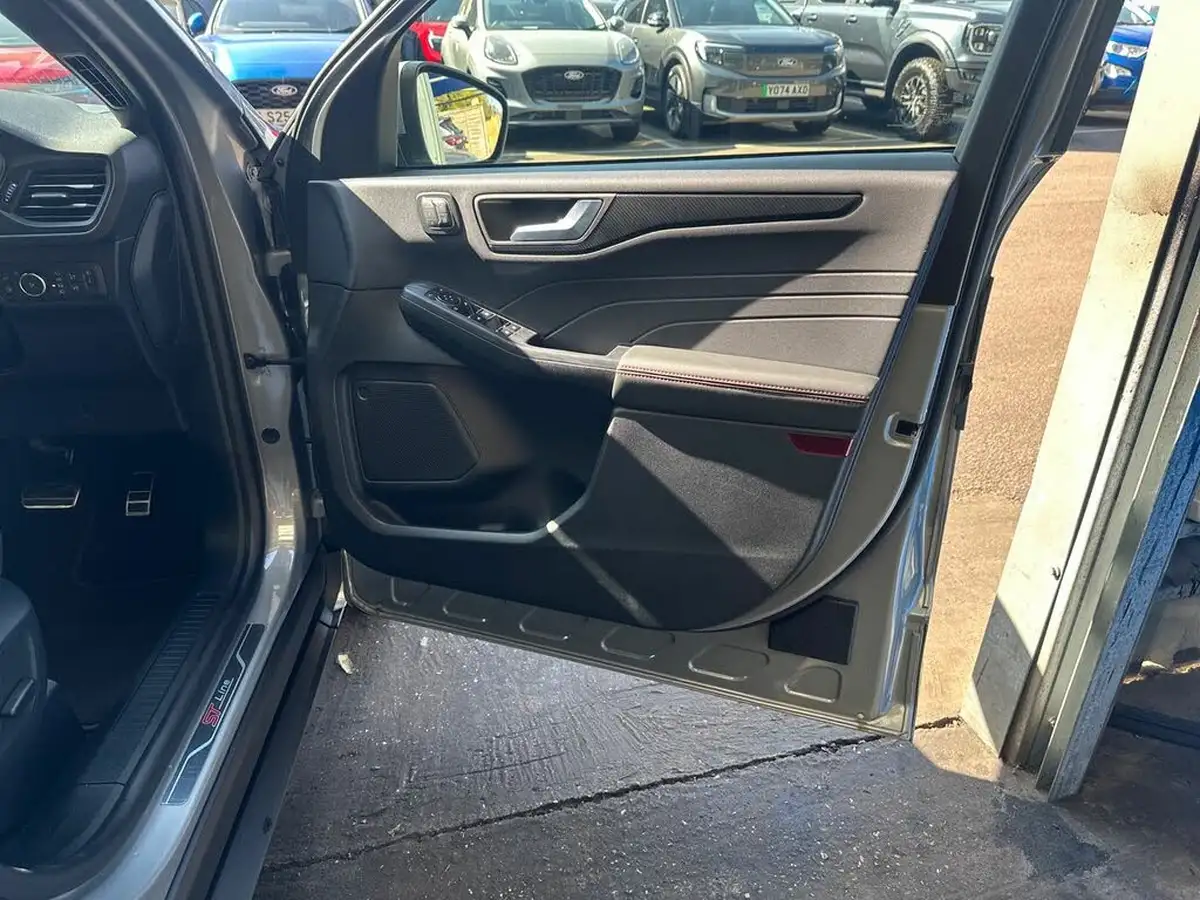 2024-ford-kuga-25t-st-line-243ps-phev-big-34