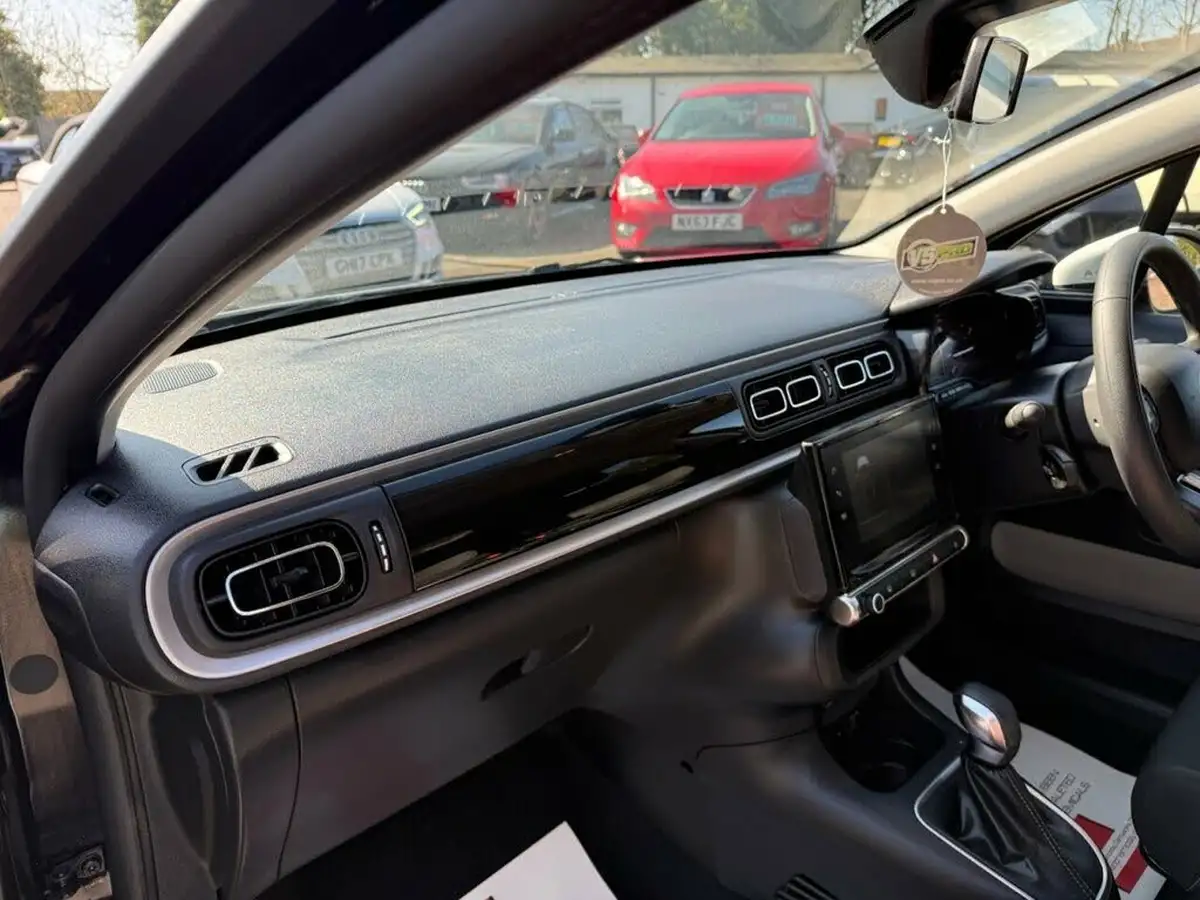 2024-citroen-c3-12-puretech-plus-110ps-eat6-big-23