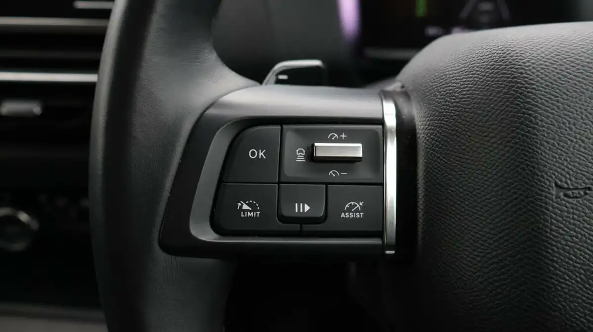 2023-citroen-c4-15bluehdi-shine-plus-big-22