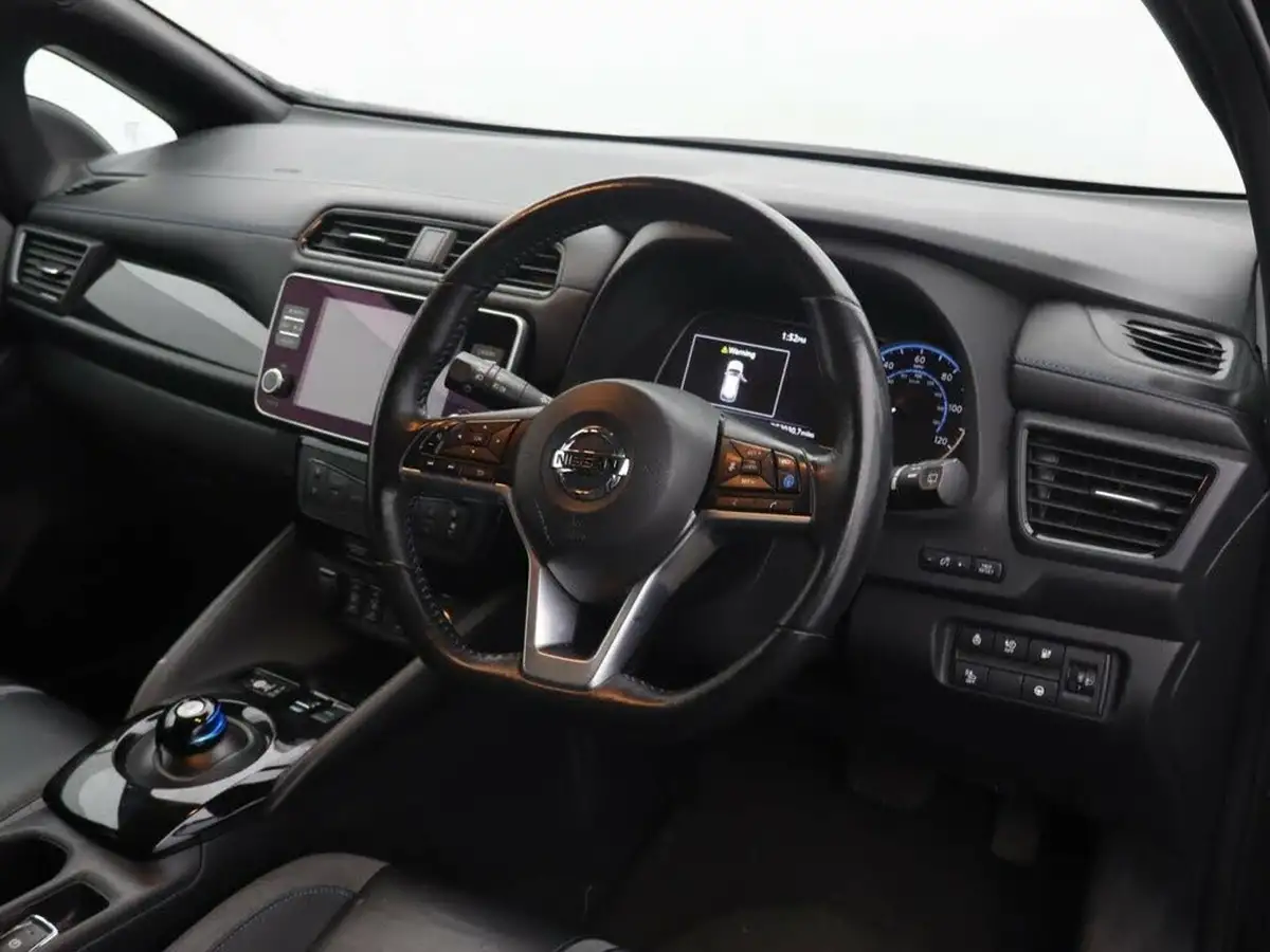 2021-nissan-leaf-e-e-tekna-big-8