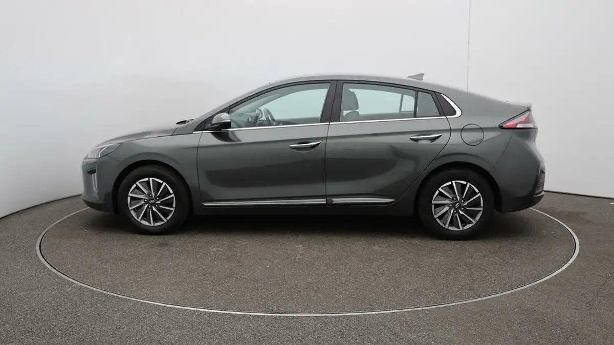 2022-hyundai-ioniq-e-premium-electric-big-57