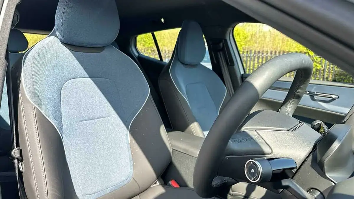 2024-volvo-ex30-e-twin-plus-big-9