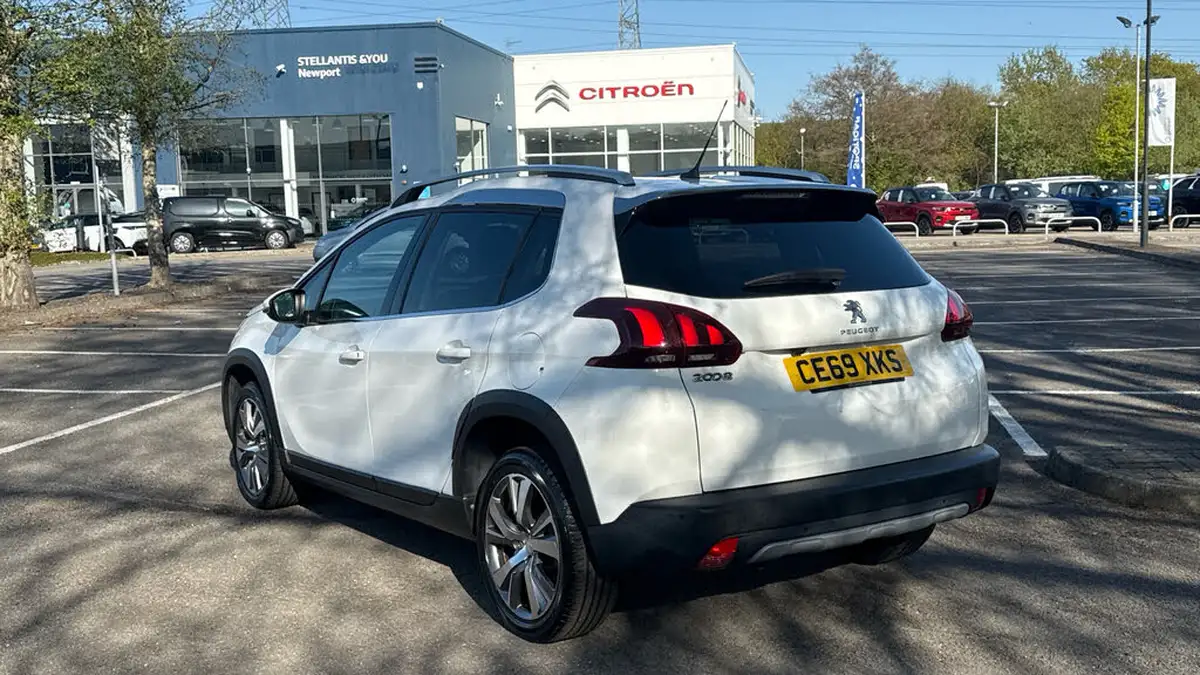 2019-peugeot-2008-suv-12-puretech-allure-premium-82bhp-big-4