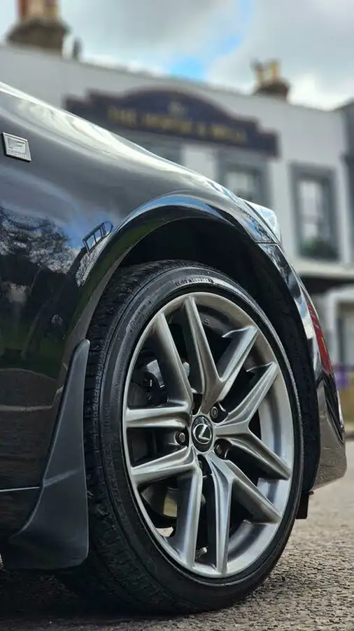 2020-lexus-is-300h-25-f-sport-big-17