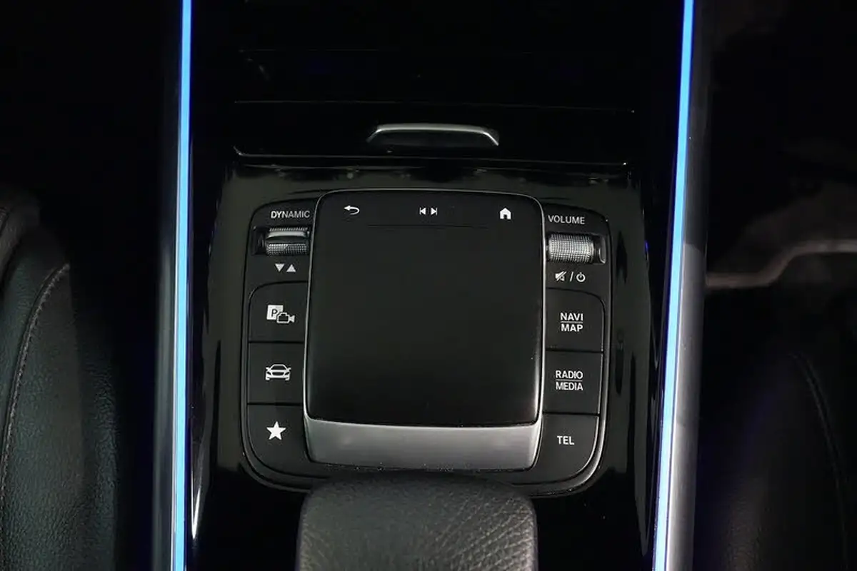 2021-mercedes-benz-eqa-e-eqa-250-sport-big-36