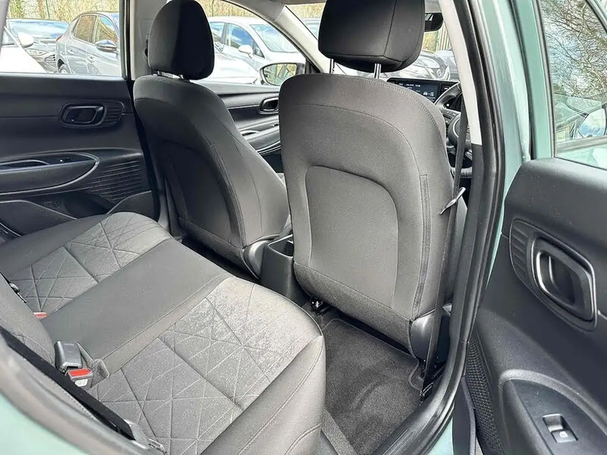 2022-hyundai-bayon-10-t-gdi-se-connect-dct-big-31