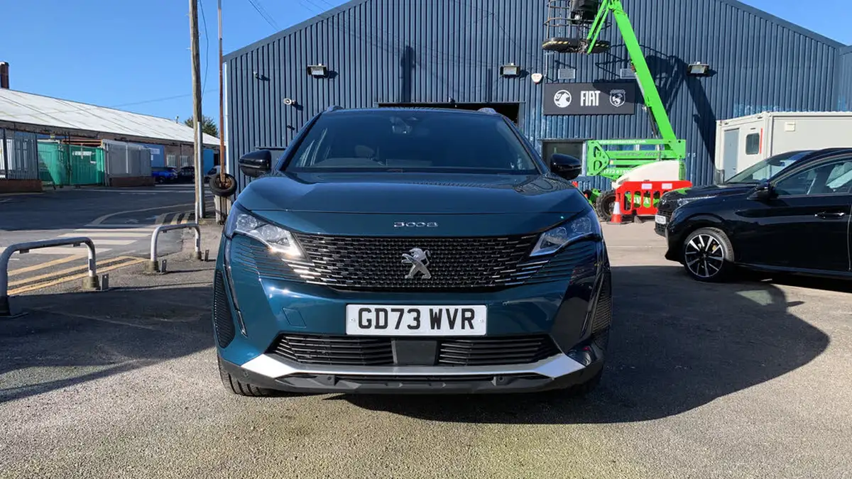 2024-peugeot-3008-suv-12-puretech-gt-136ps-hybrid-e-dsc6-big-7
