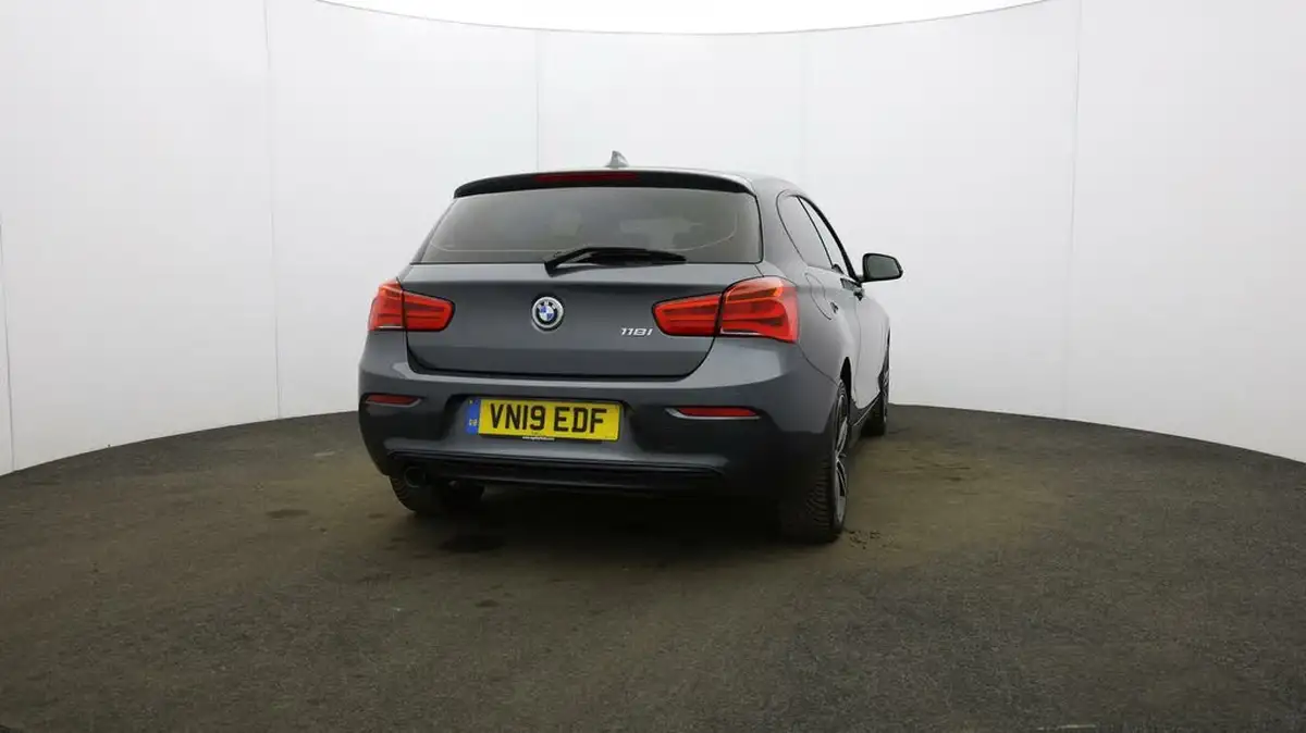 2018-bmw-1-series-15-118i-sport-3d-big-52