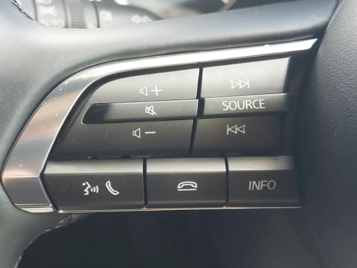 2013-chevrolet-spark-12-ltz-big-13