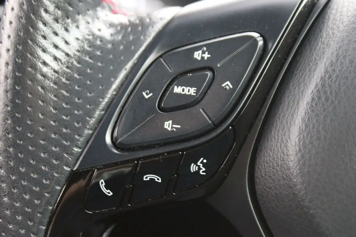 2021-toyota-c-hr-20-vvt-i-gr-sport-big-31