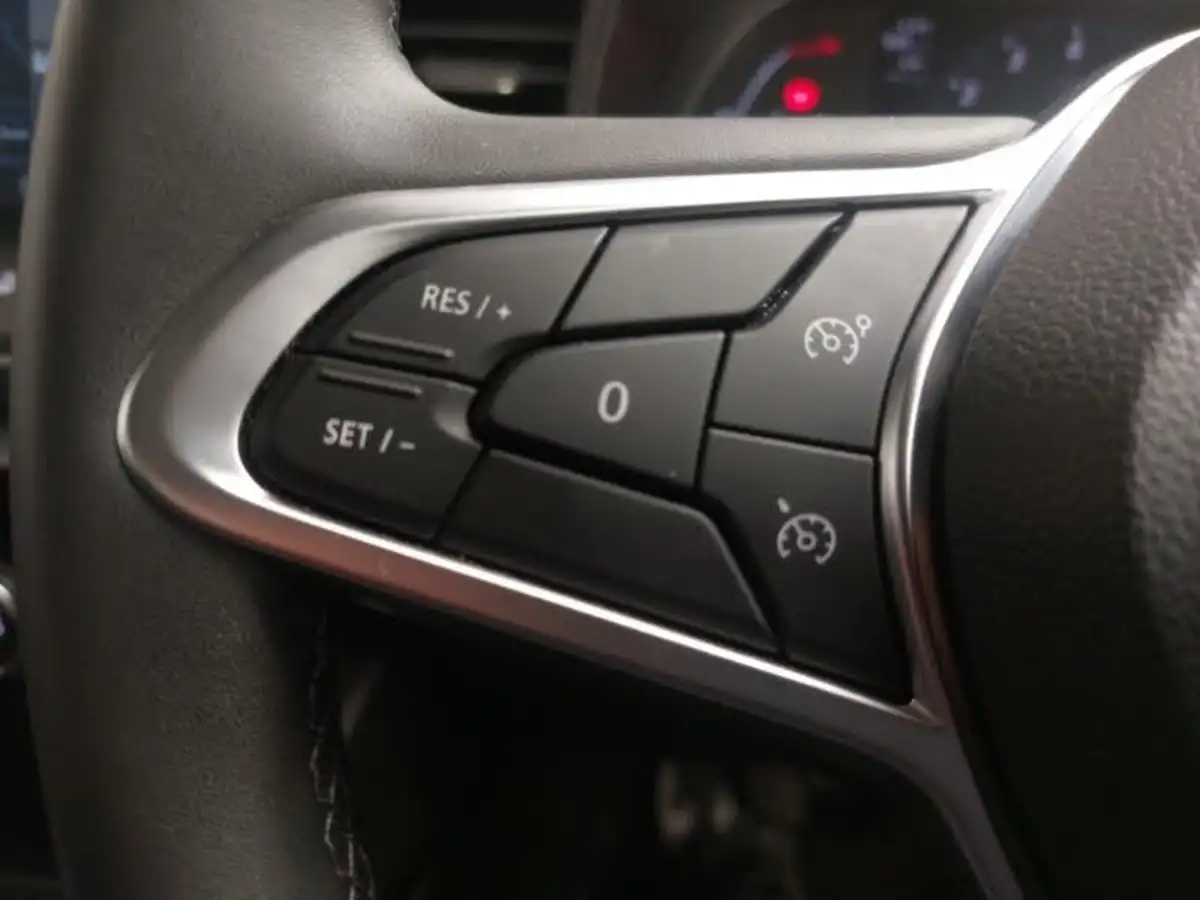 2023-renault-clio-10-tce-evolution-big-15