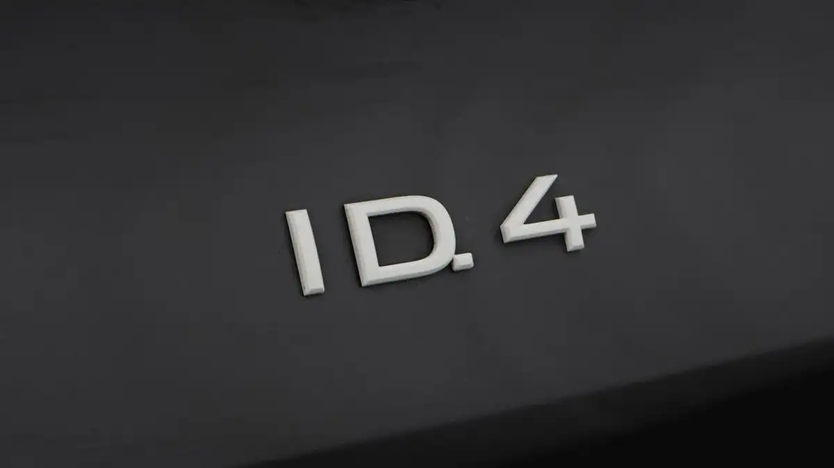 2021-volkswagen-id4-e-first-edition-big-23