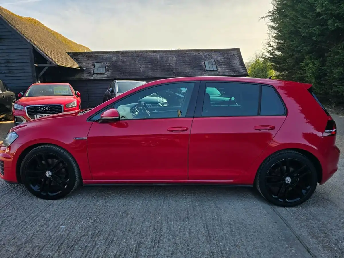 2015-volkswagen-golf-20tdi-gtd-bmt-hatchback-5d-big-6