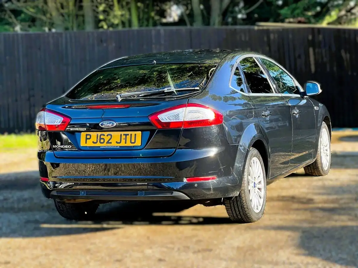 2012-ford-mondeo-20tdci-zetec-business-140ps-hatchback-big-12