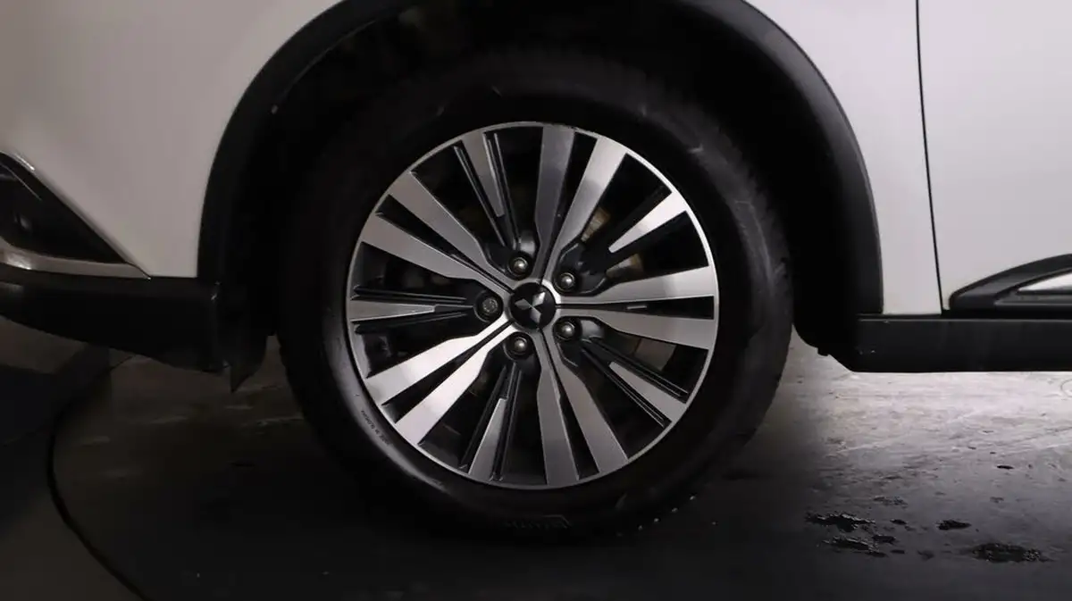 2019-mitsubishi-outlander-20-exceed-big-18