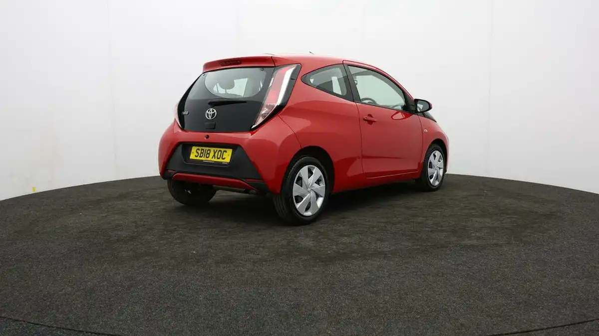 2018-toyota-aygo-10-vvt-i-x-play-71bhp-3d-big-76