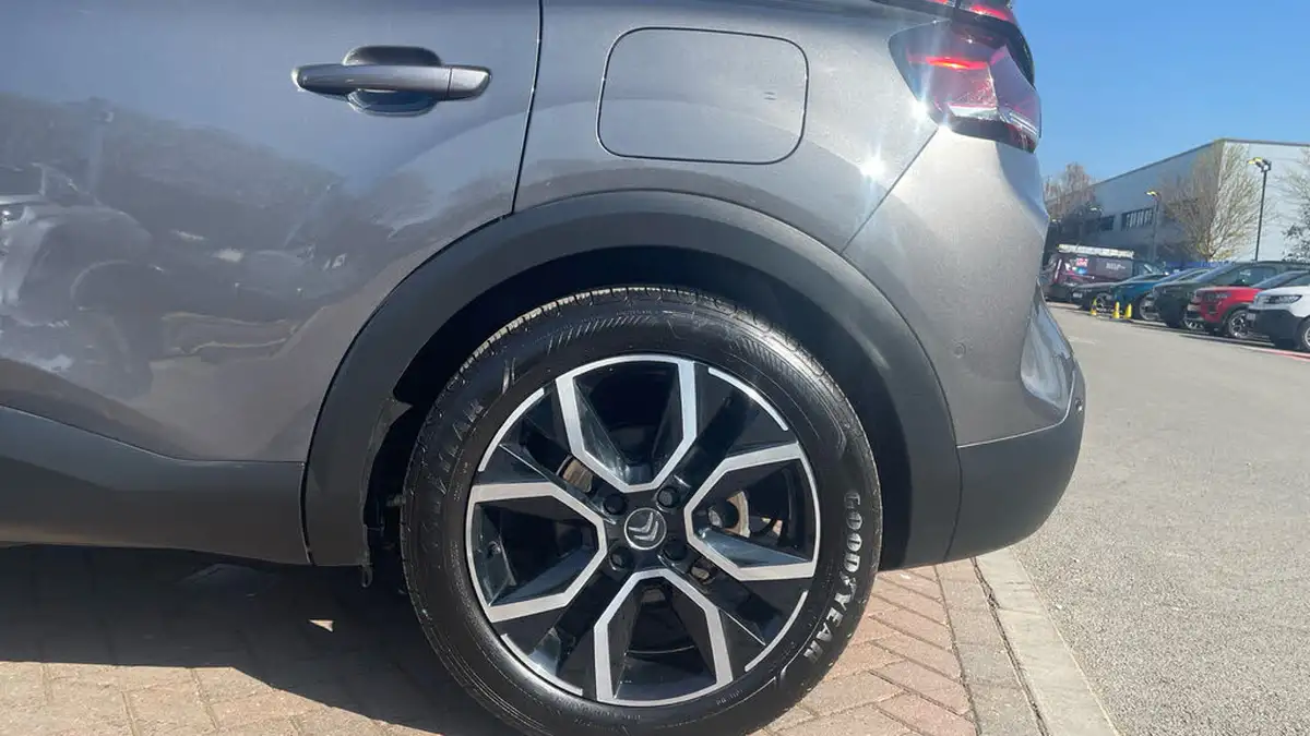 2021-citroen-c4-e-shine-plus-big-14