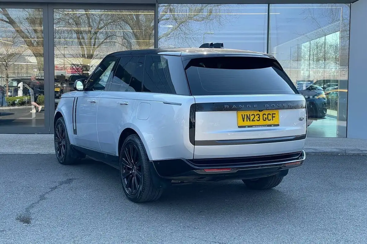 2023-land-rover-range-rover-30-p440e-se-big-66