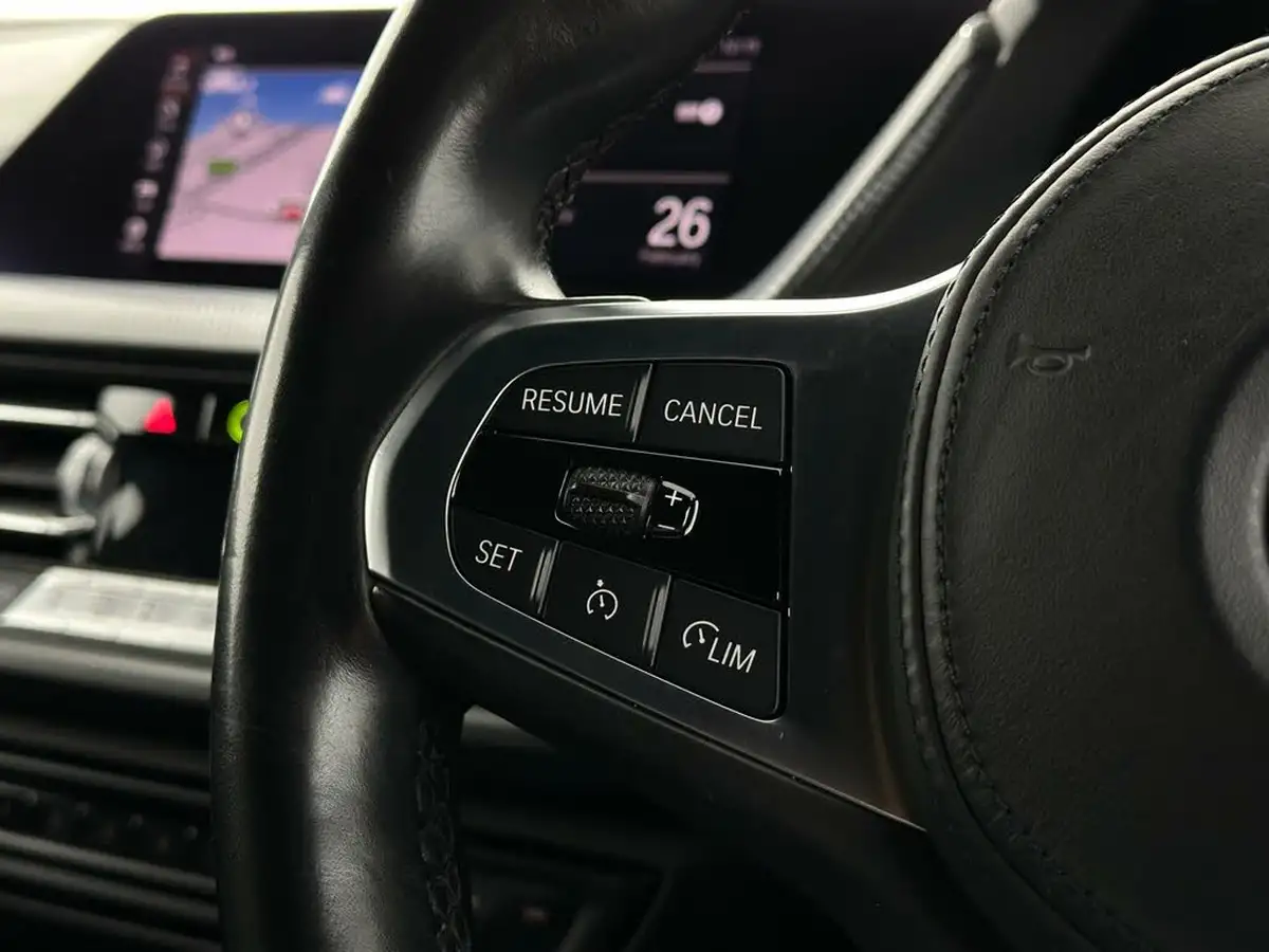 2021-bmw-1-series-15td-116d-m-sport-big-12