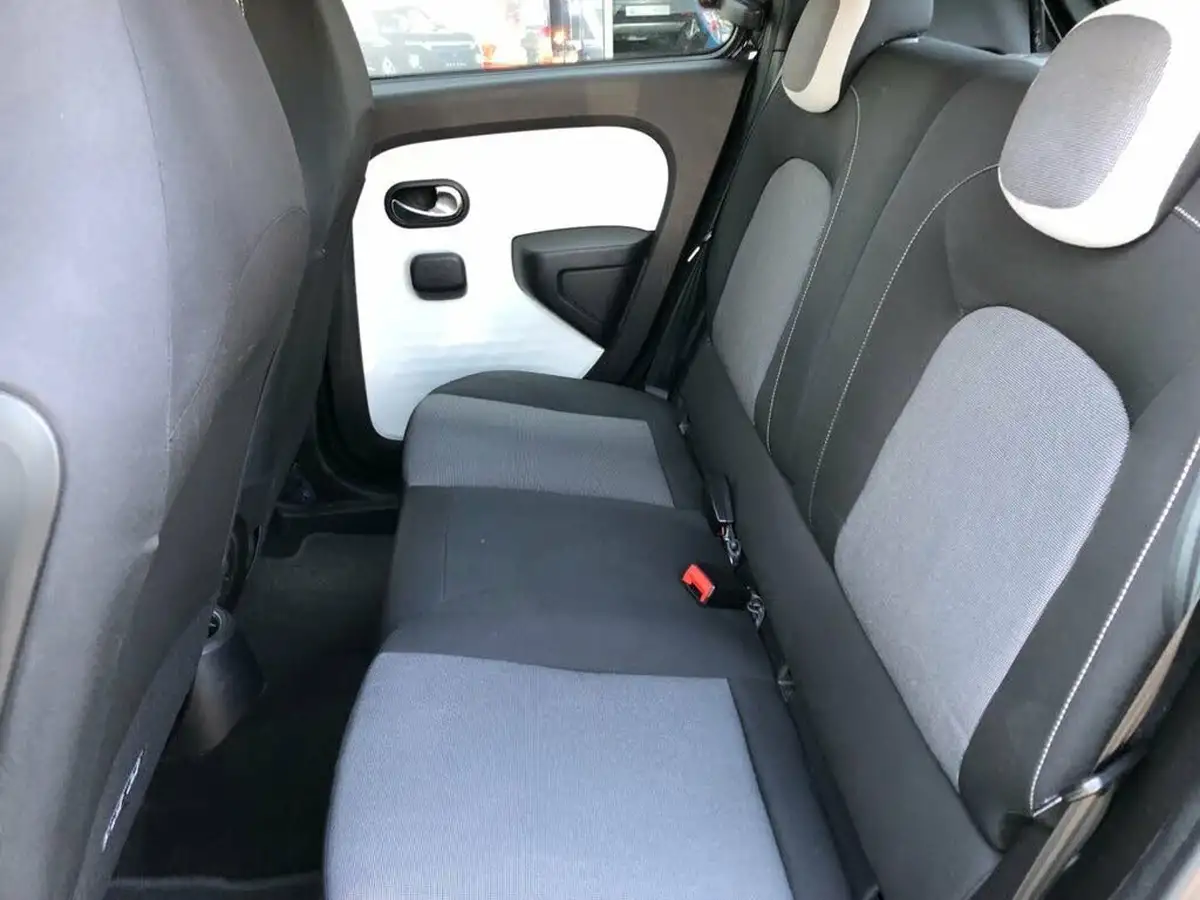 2015-renault-twingo-10-play-big-20