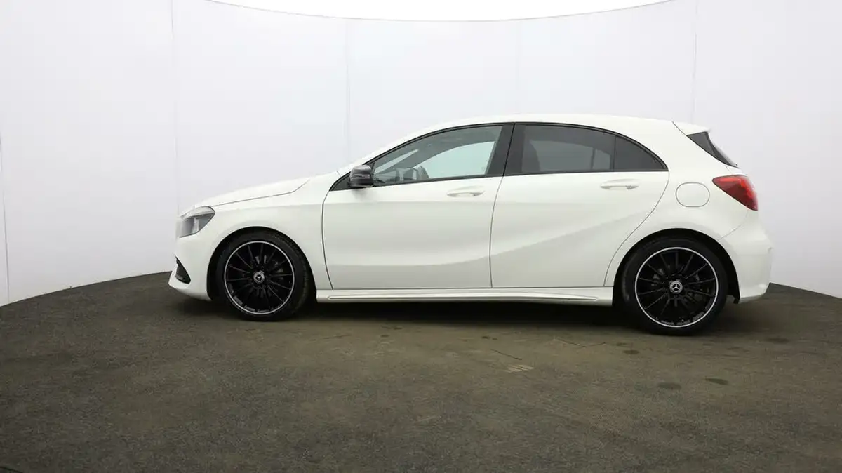 2017-mercedes-benz-a-class-16-a200-amg-line-ss-7g-dct-big-60