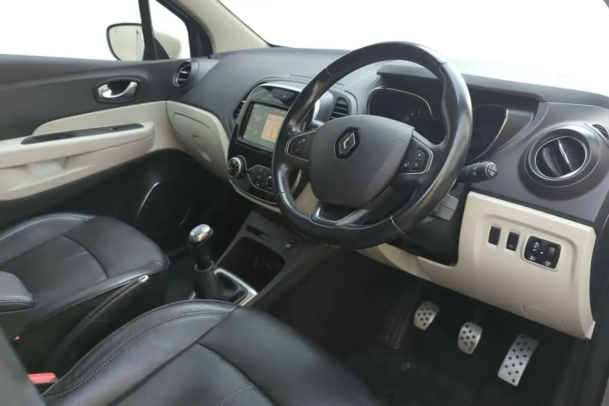 2018-renault-captur-09-tce-gt-line-big-9