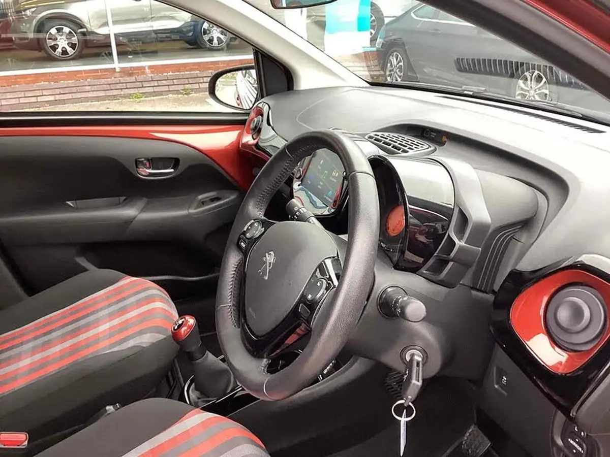 2020-peugeot-108-10-collection-ss-hatchback-big-6