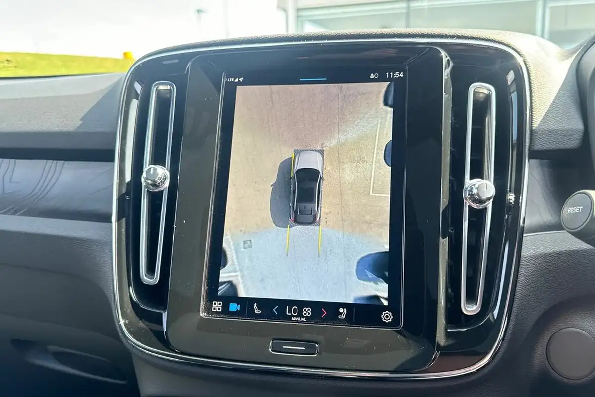 2022-volvo-c40-e-twin-recharge-pro-big-15