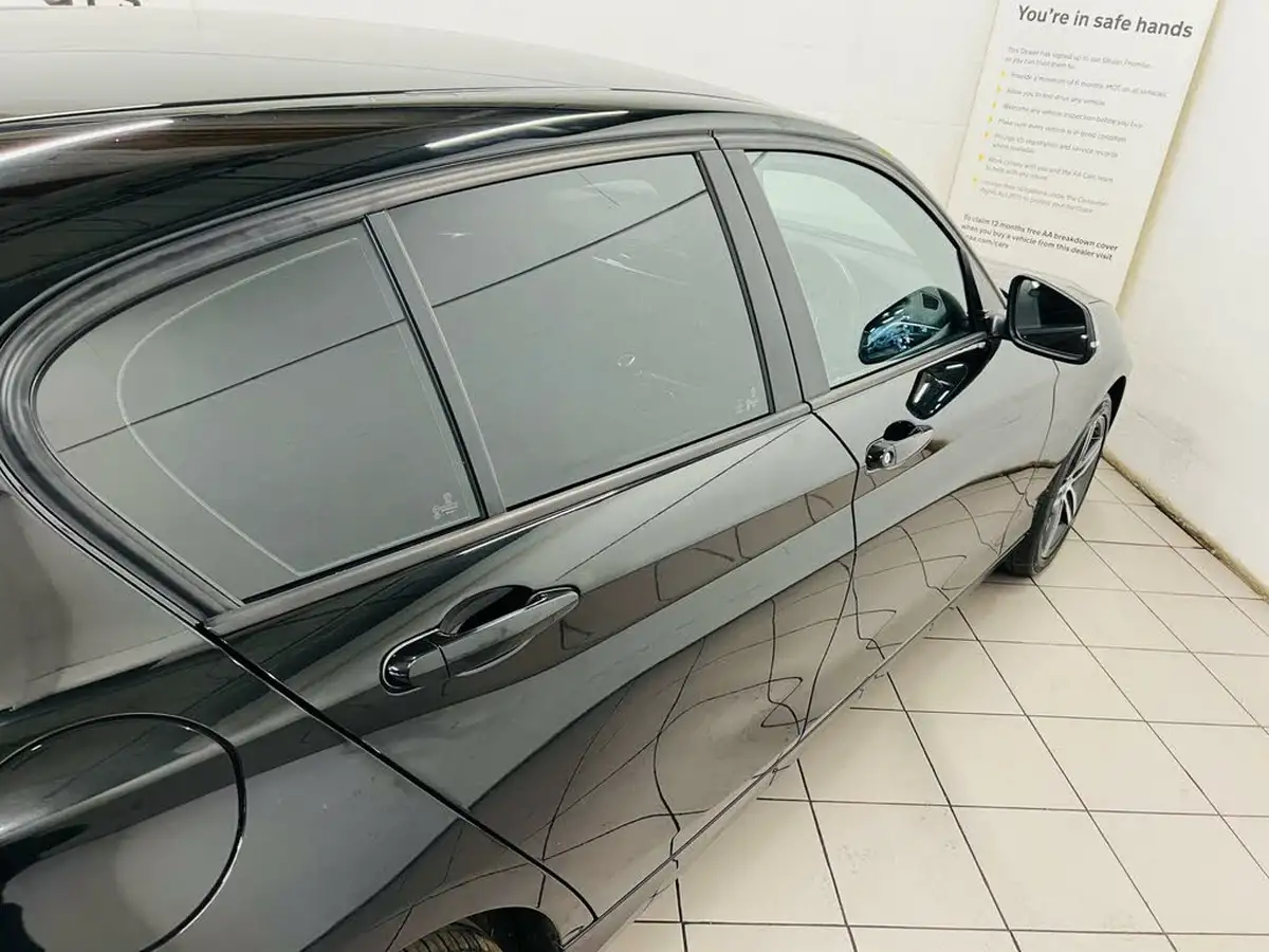 2017-bmw-1-series-20td-118d-sport-5d-big-31