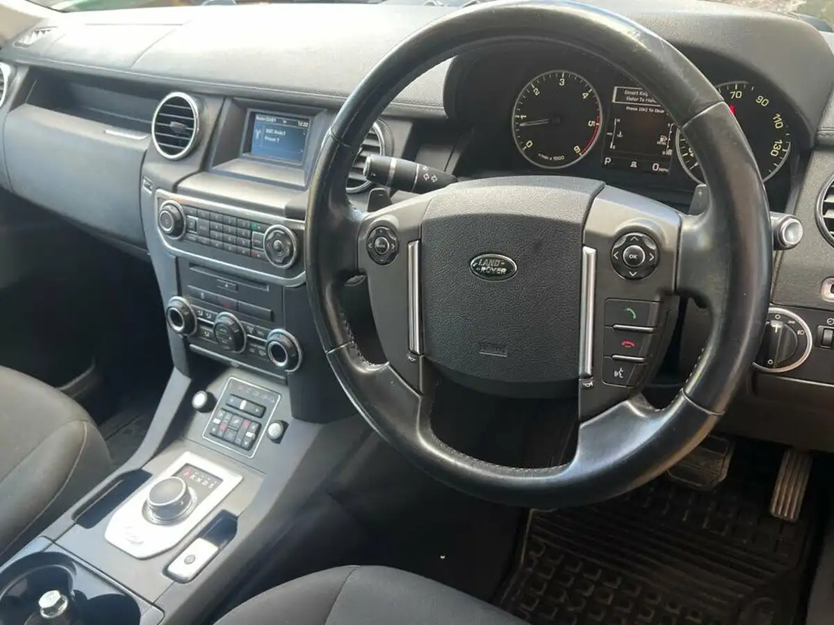 2014-land-rover-discovery-4-30td-gs-auto-big-24