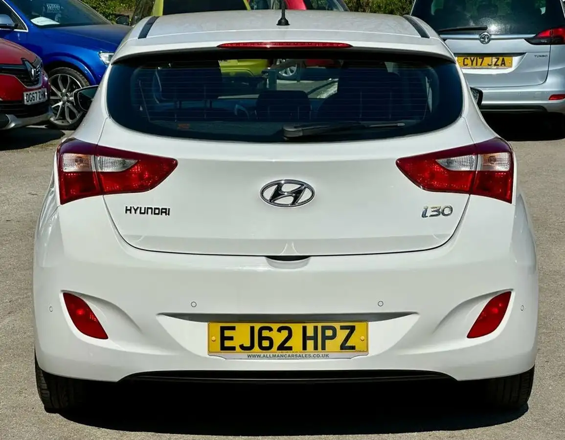 2012-hyundai-i30-16td-active-blue-drive-isg-big-40