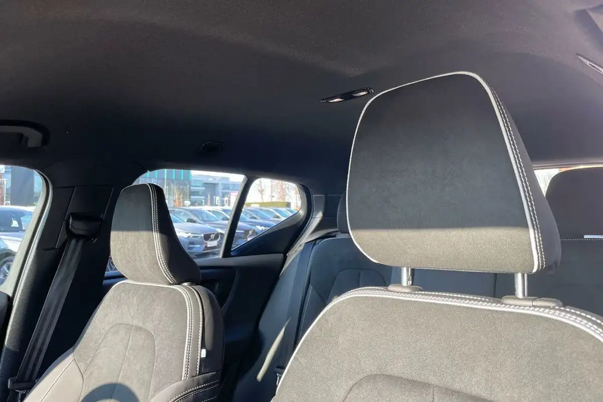 2024-volvo-xc40-20-b3-plus-big-27