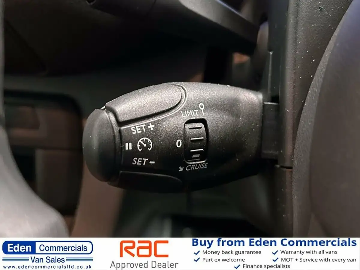 2022-vauxhall-vivaro-e-3100-50kwh-l1h1-dynamic-panel-van-big-21