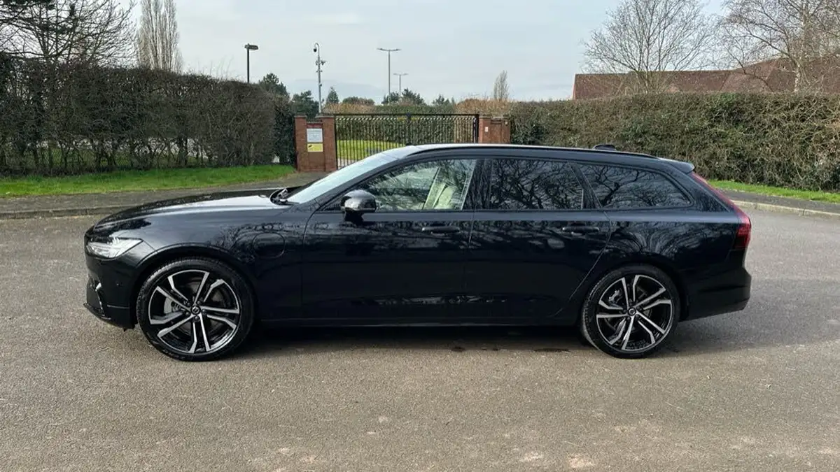 2025-volvo-v90-20-t8-ultra-big-38