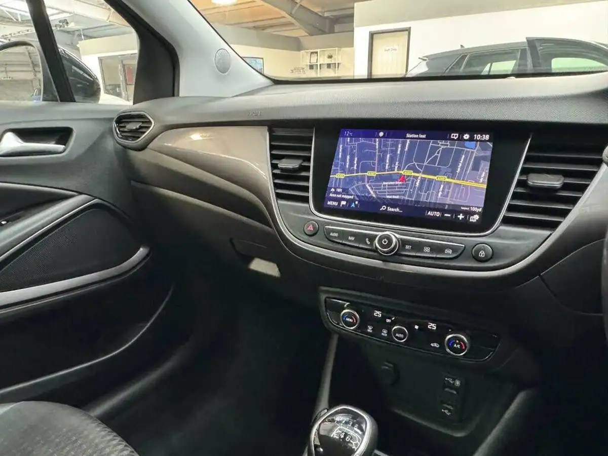 2018-vauxhall-crossland-x-16-tech-line-nav-120ps-big-17